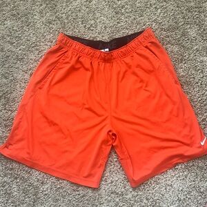 NIKE MEN'S XL ORANGE DRI FIT FLEX WOVEN SHORT (WITH POCKETS)
